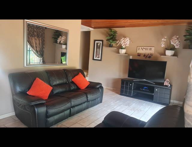 7 BEDROOM HOUSE FOR SALE IN CASHAN